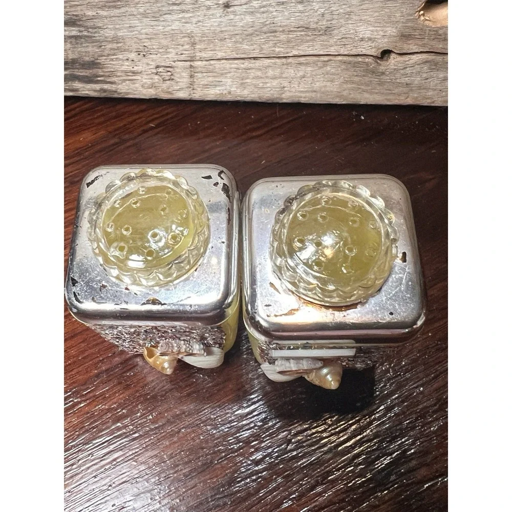 Vintage‎ Yellow Myrtle Beach SC Salt and Pepper Shakers with Glitter and Shells